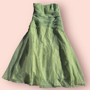 Couture Collection Green Organza Strapless Dress